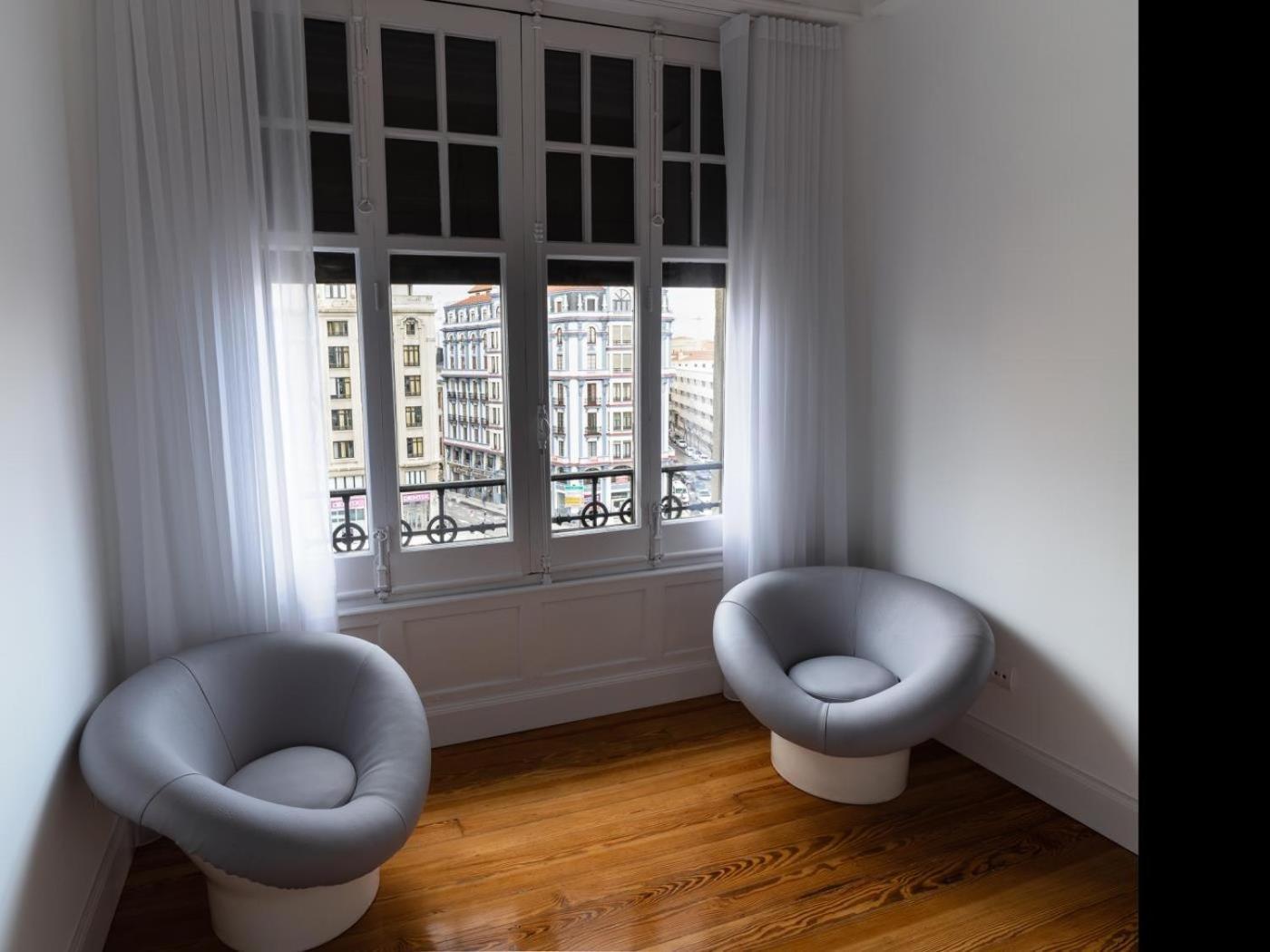 Housingleon Gaudi Suites מראה חיצוני תמונה