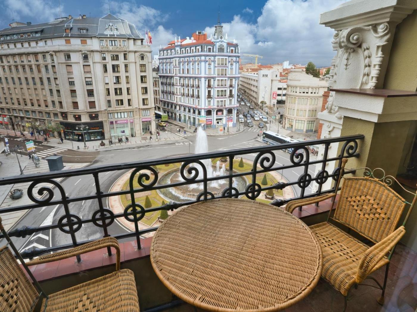 Housingleon Gaudi Suites מראה חיצוני תמונה